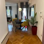 Lägenhet Luxury Ora