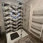 Luxury Ora Split