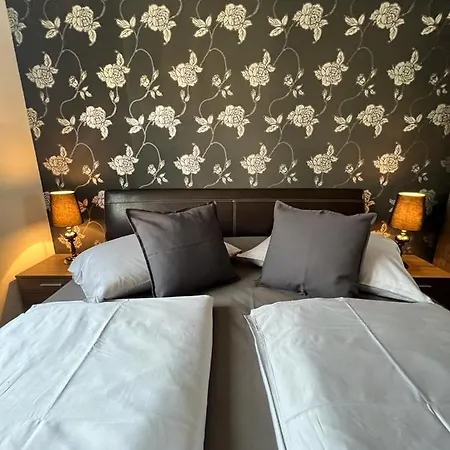 Luxury Ora سبليت
